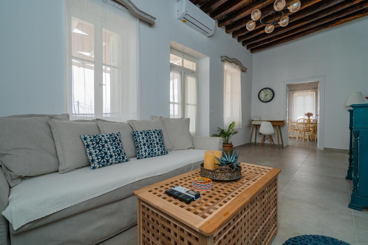 Komis Mansion Exámbela מראה חיצוני תמונה