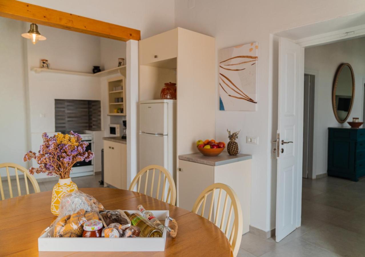 Komis Mansion Exámbela מראה חיצוני תמונה