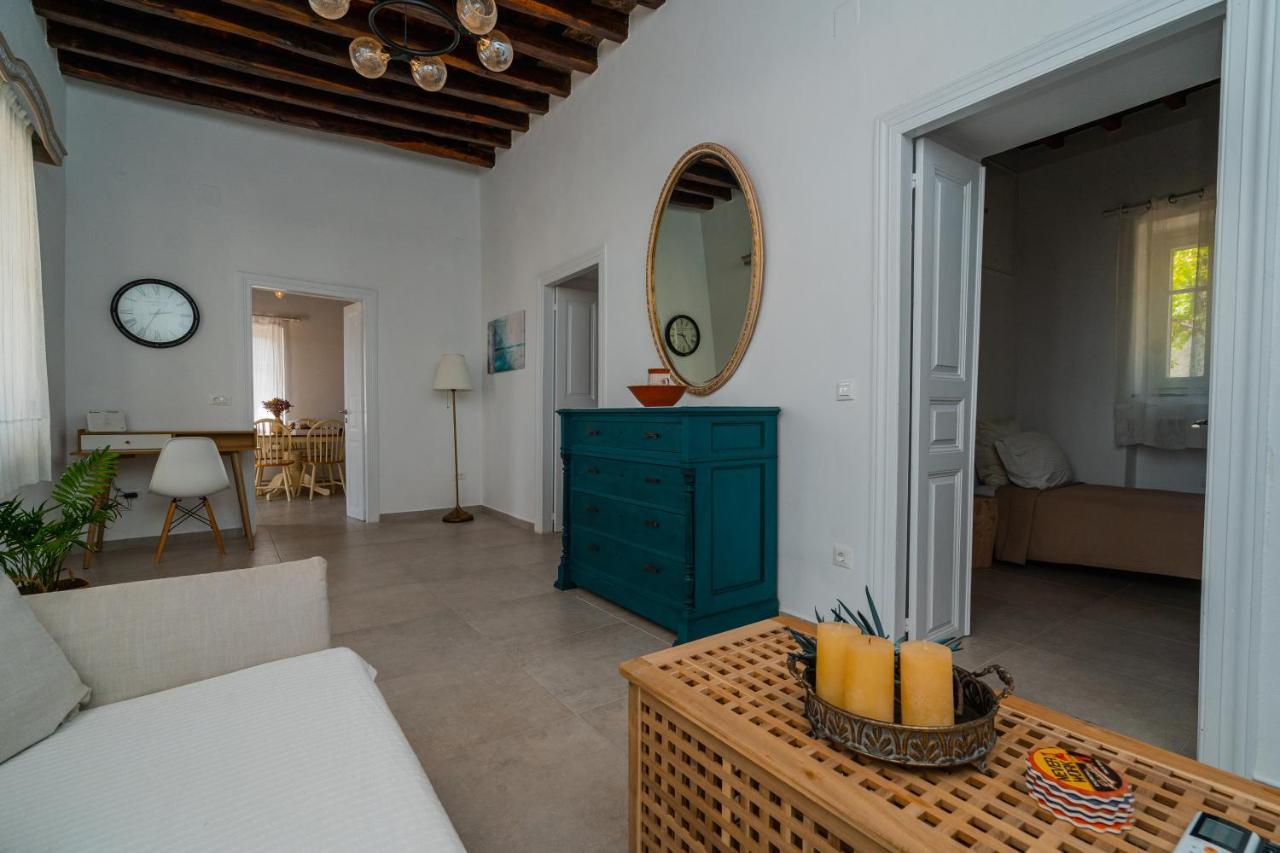 Komis Mansion Exámbela מראה חיצוני תמונה