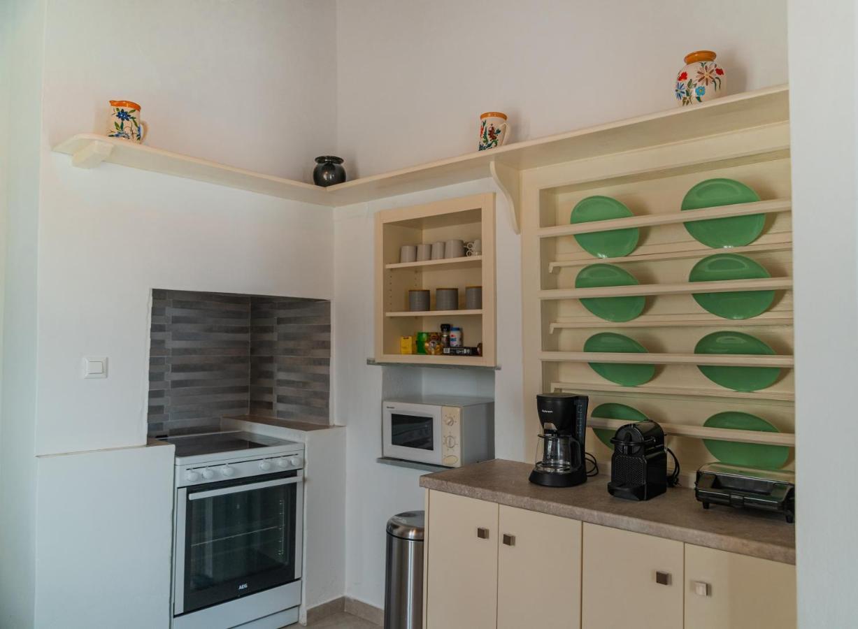Komis Mansion Exámbela מראה חיצוני תמונה