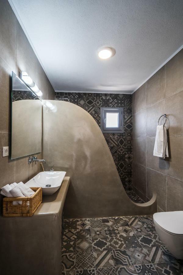 Komis Mansion Exámbela מראה חיצוני תמונה